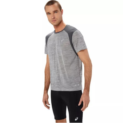 Camiseta Asics Road SS Top Gris