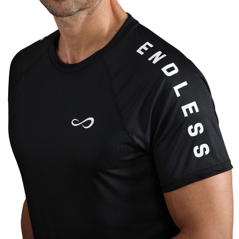 Camiseta preta ic?nica Endless Feisty