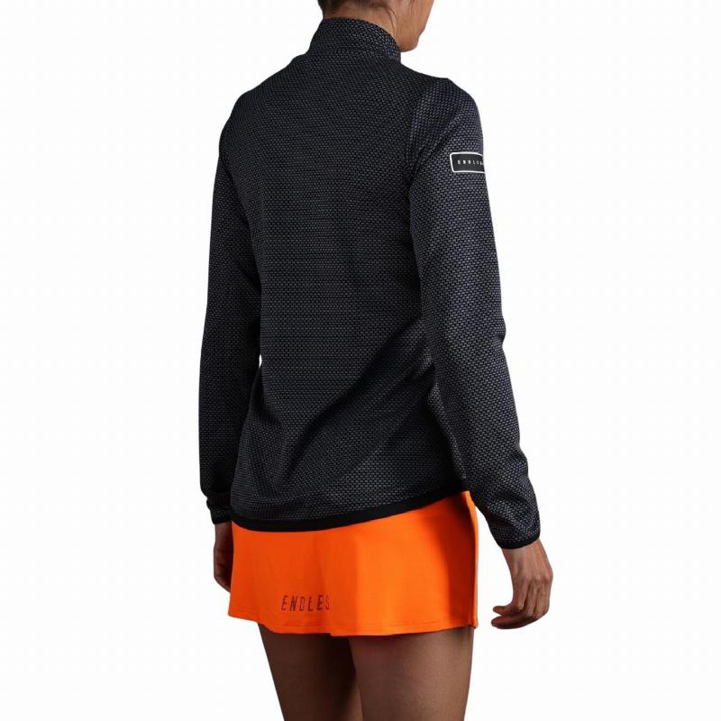 Chaquet? Endless Lithe Tit?nio