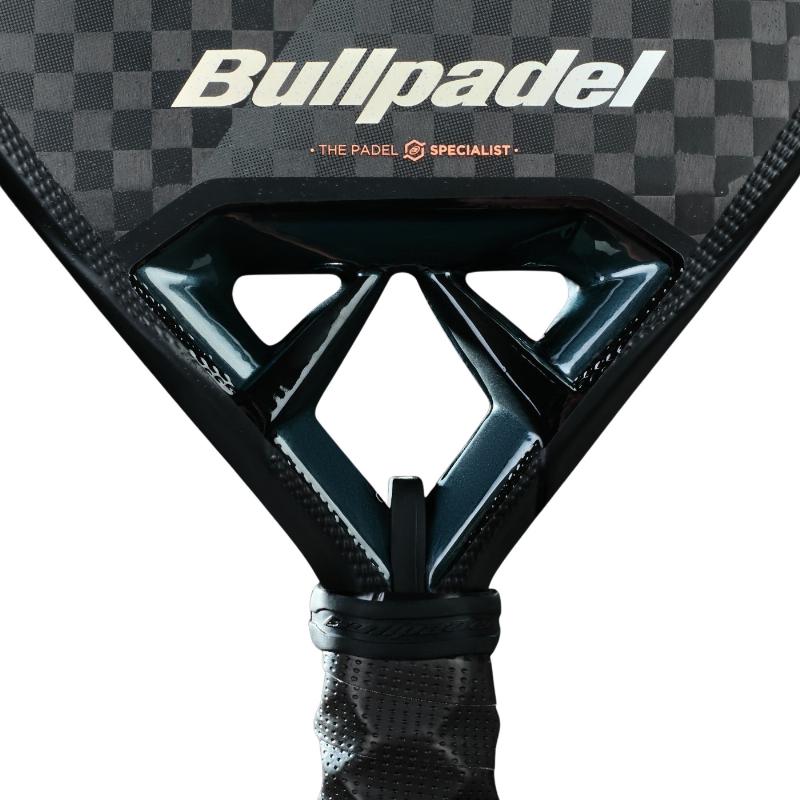 Pala Bullpadel Vertex 04 H?brido 2025