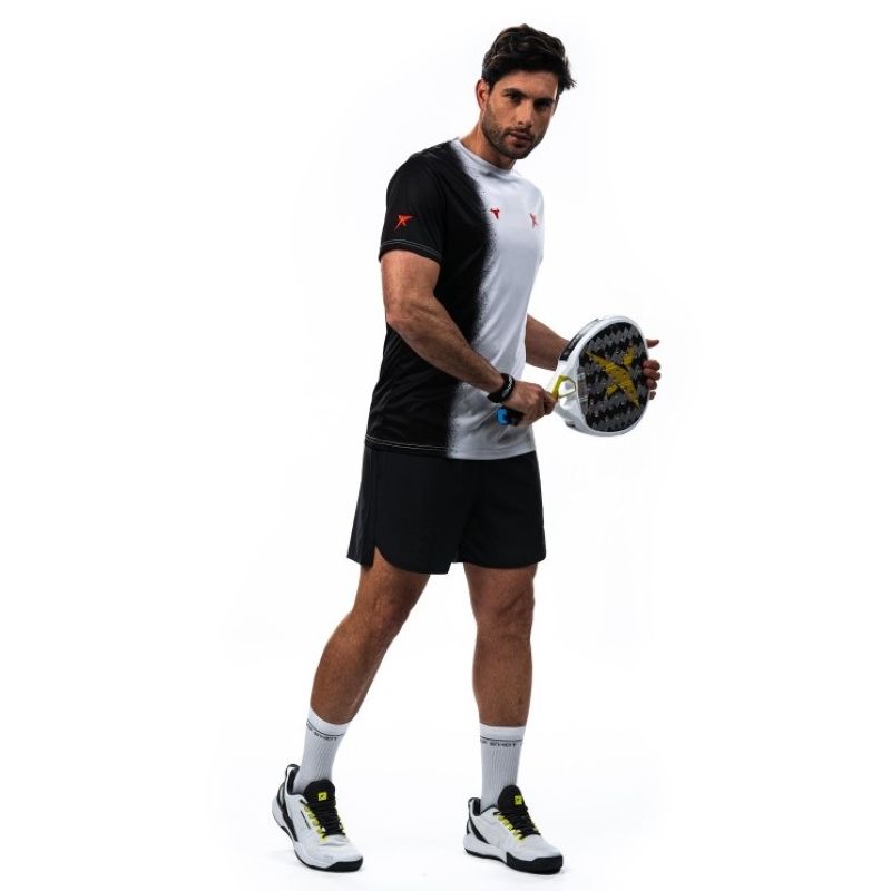 Amorti court Cosmo Negro